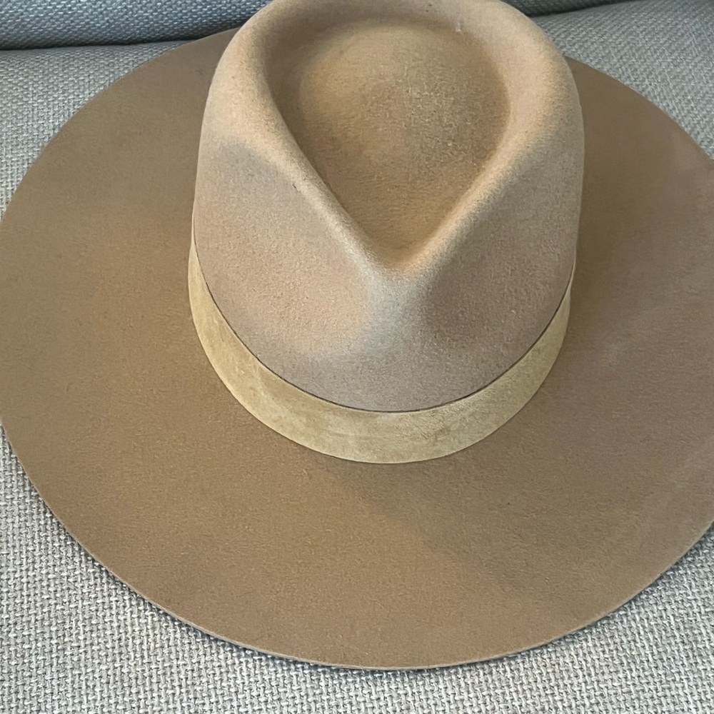 Lack of color wool hat